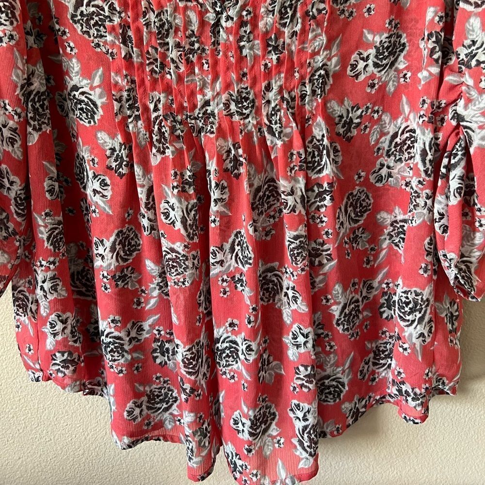 Torrid Floral Print Chiffon Pintuck Top - Picture 9 of 9